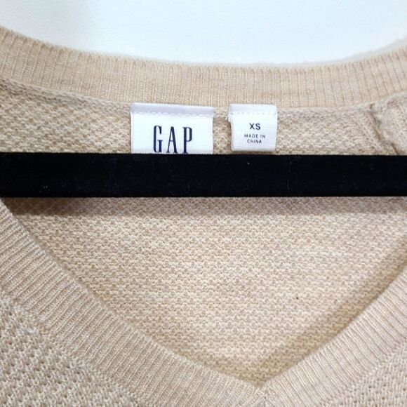 GapāKnitāV-NeckĀ CreamāSweaterāSizeāXS - Picture 4 of 4